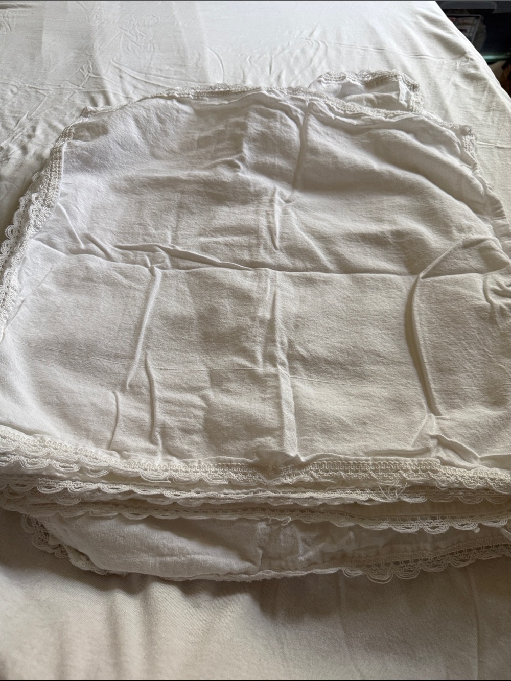 Classic White Lace-Trim cotton napkins - Unbranded